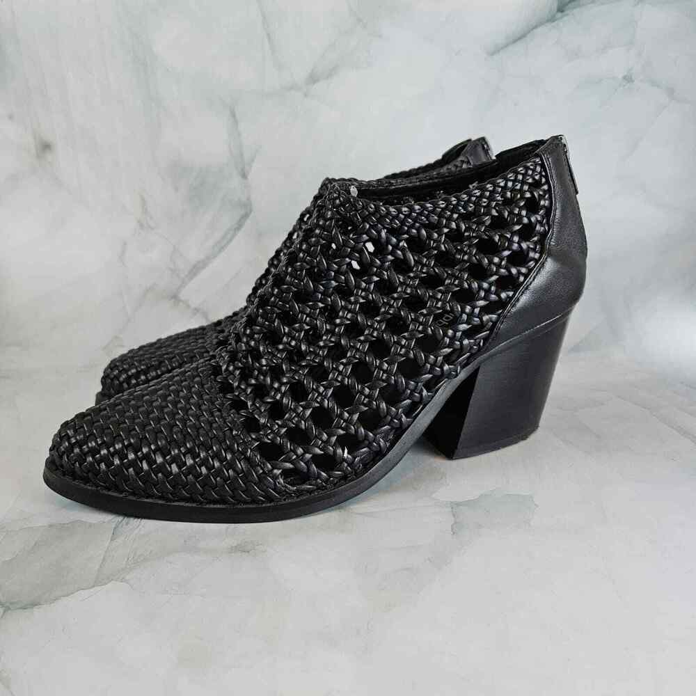 Jeffery Campbell Gallup leather‎ Bootie, black, size 6